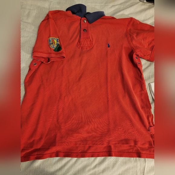 RED POLO W SLEEVE PATCH - Picture 1 of 1